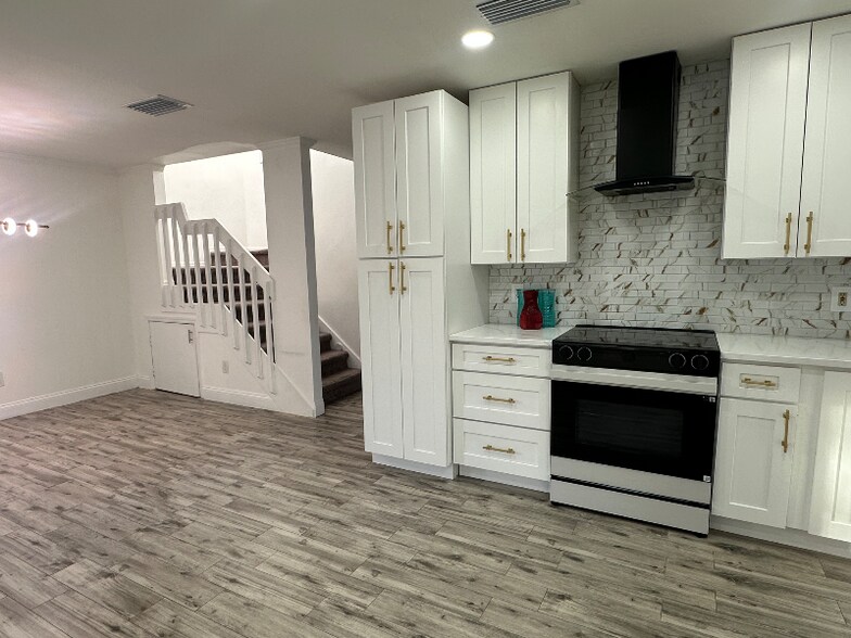 Building Photo - 9224 Ventana Ln