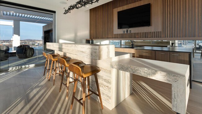 Building Photo - 632 Howard Rd SE