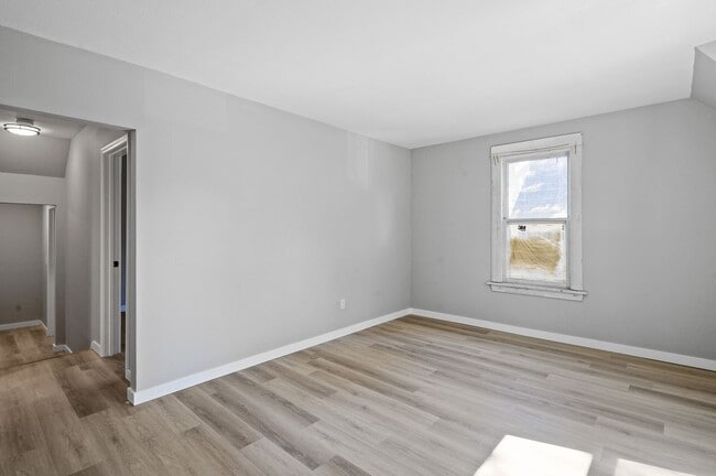 Building Photo - 1541 Carroll Ave