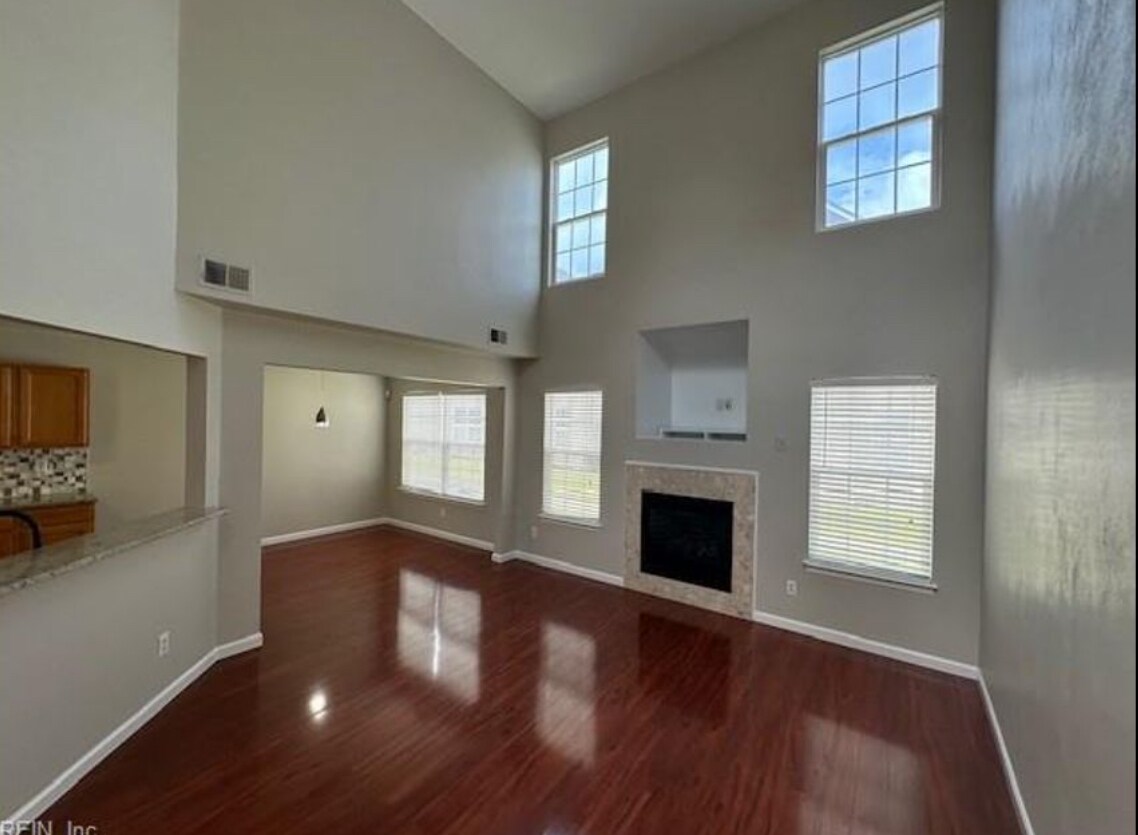 Building Photo - 4404 Glen Ellert Ct