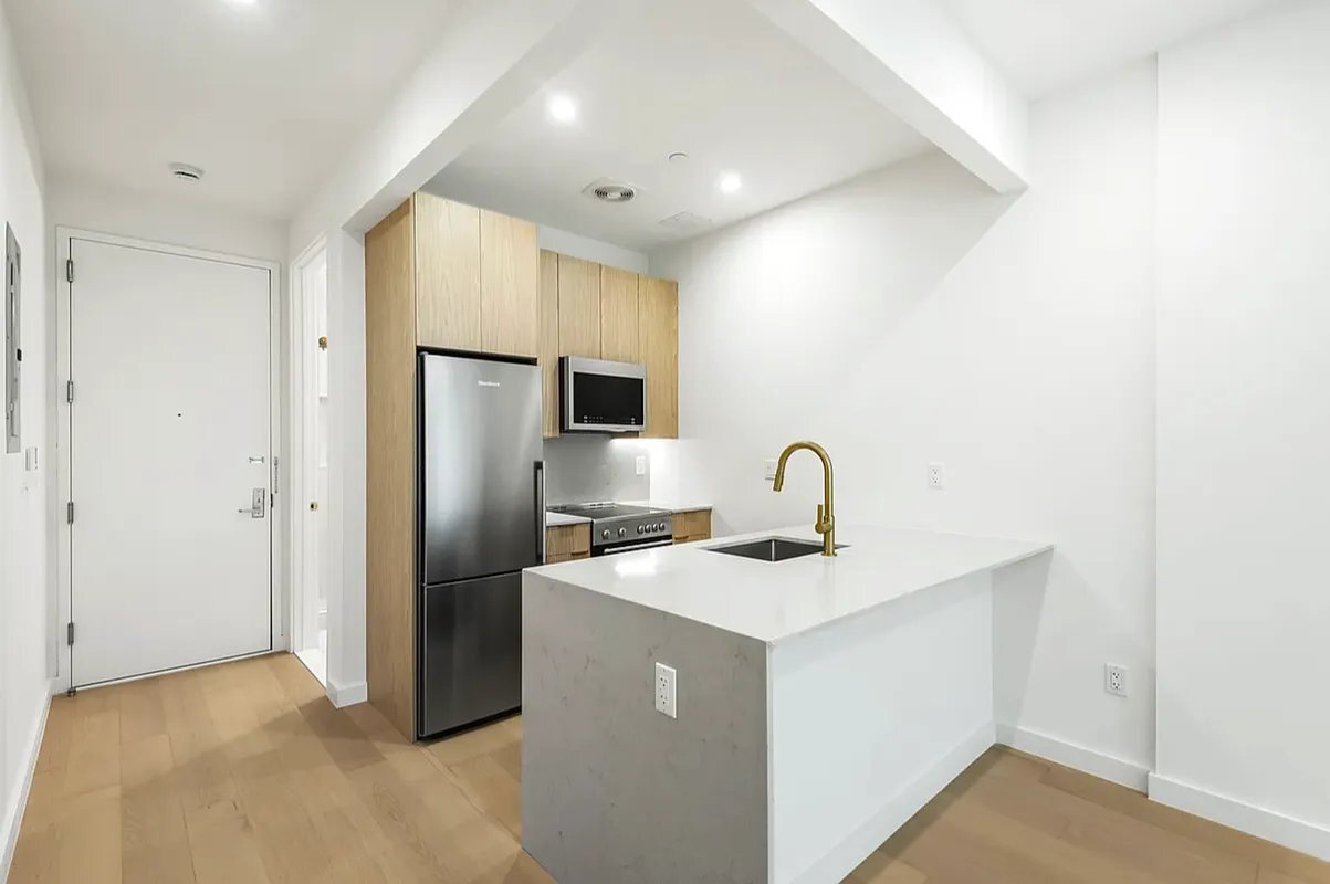 Building Photo - 248 Mott St