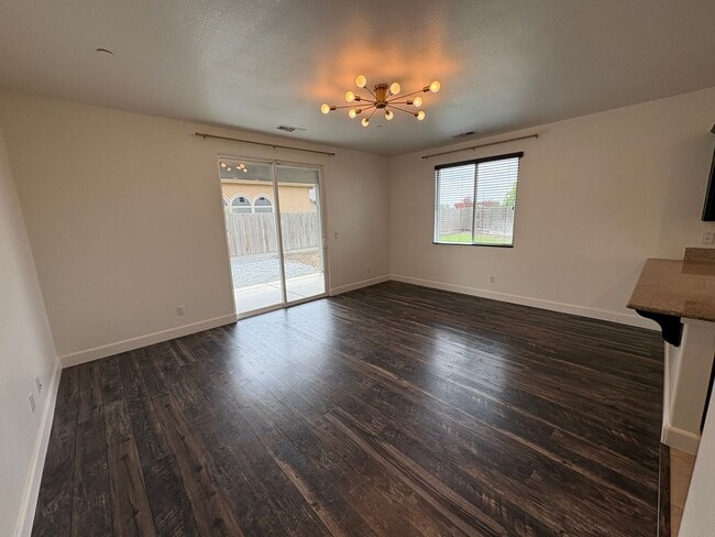 Building Photo - Tulare Home coming soon!