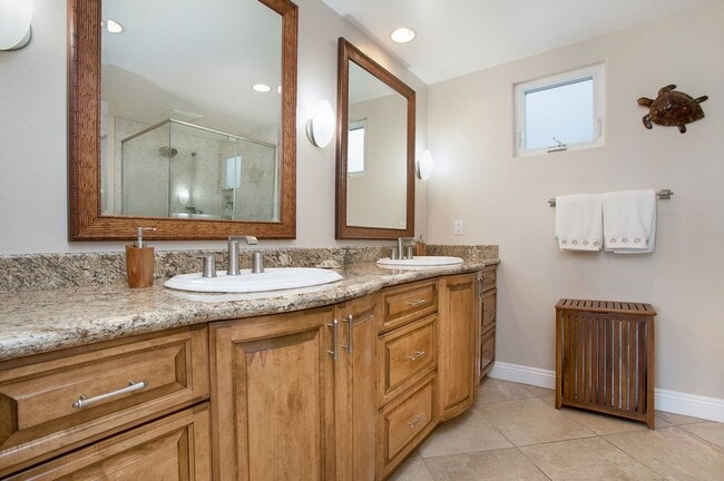 Building Photo - 218 Highland St