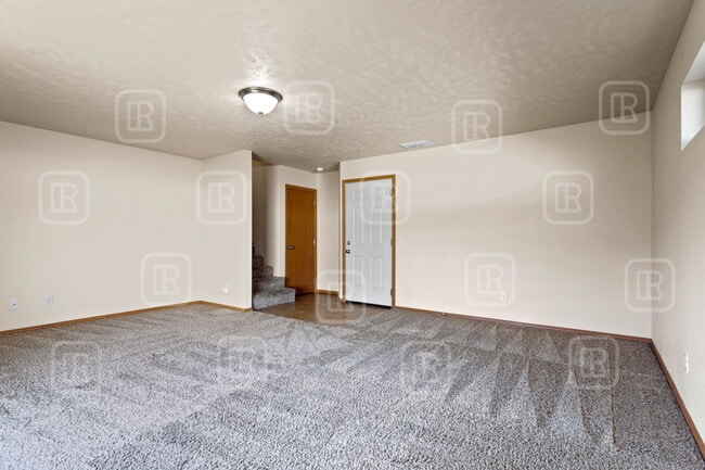 Building Photo - 1526 N Coach Dr
