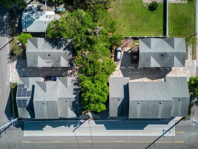 Building Photo - 708 S 22nd St