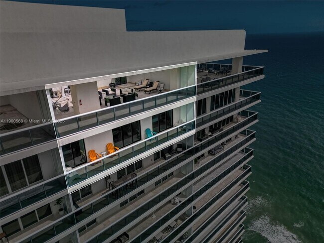 Building Photo - 1830 S Ocean Dr