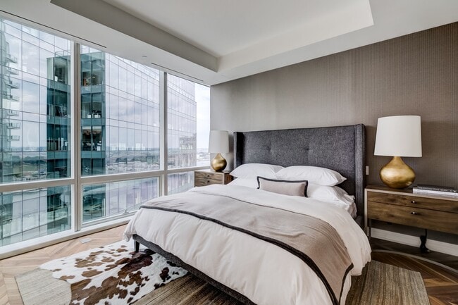 Building Photo - 300 International Drive