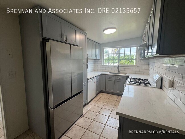 Building Photo - 820 Hickory Ct