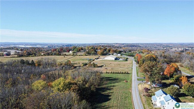 Building Photo - 654 Youngs Hill Rd