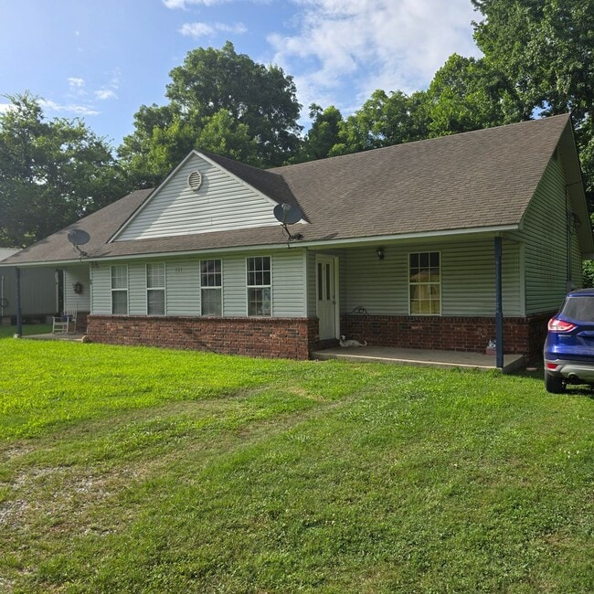 Primary Photo - 2/1 Updated Rental Just North of Batesvill...