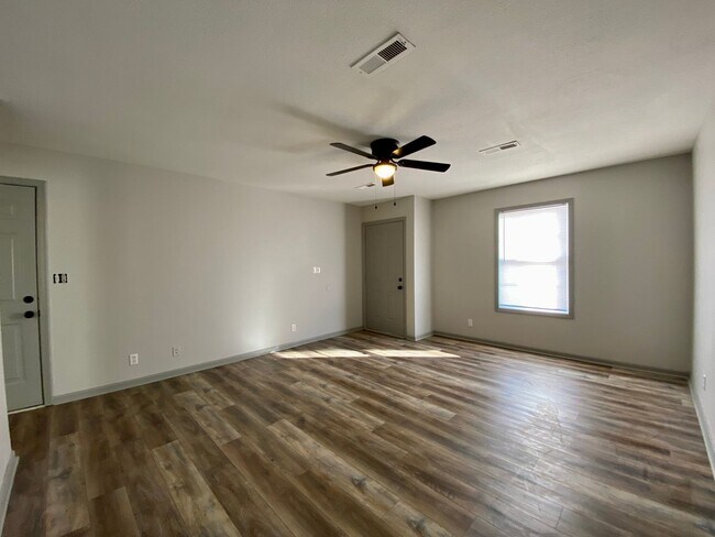 Building Photo - 268 Executive Ave