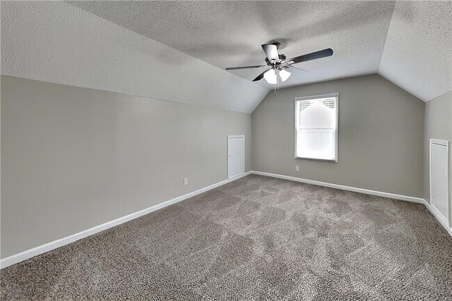 Building Photo - 74 Woodsfield Ln