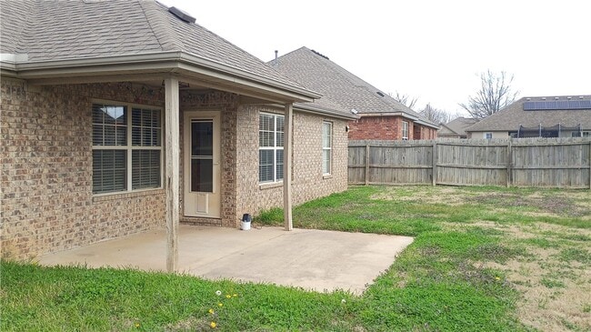 Building Photo - 2703 SW Ledbury Cove