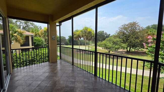 Building Photo - 3 bedroom 3 bathroom 2 car garage townhome in Mission Inn.