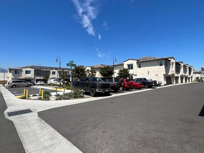 Building Photo - 54 Harmony Dr