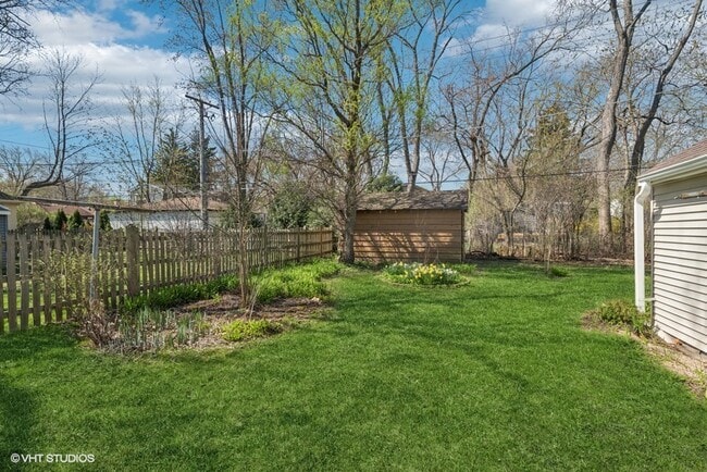 Building Photo - 1552 McCraren Rd