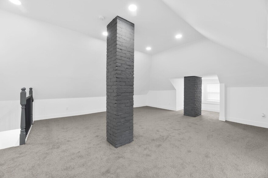 Building Photo - 106 Dana Ave