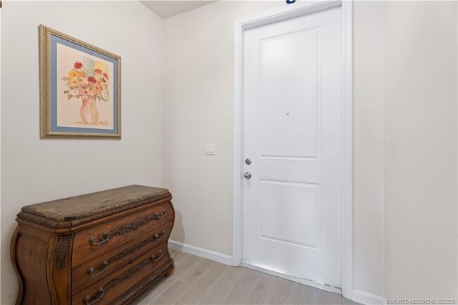 Building Photo - 3931 SE Mentmore Ln