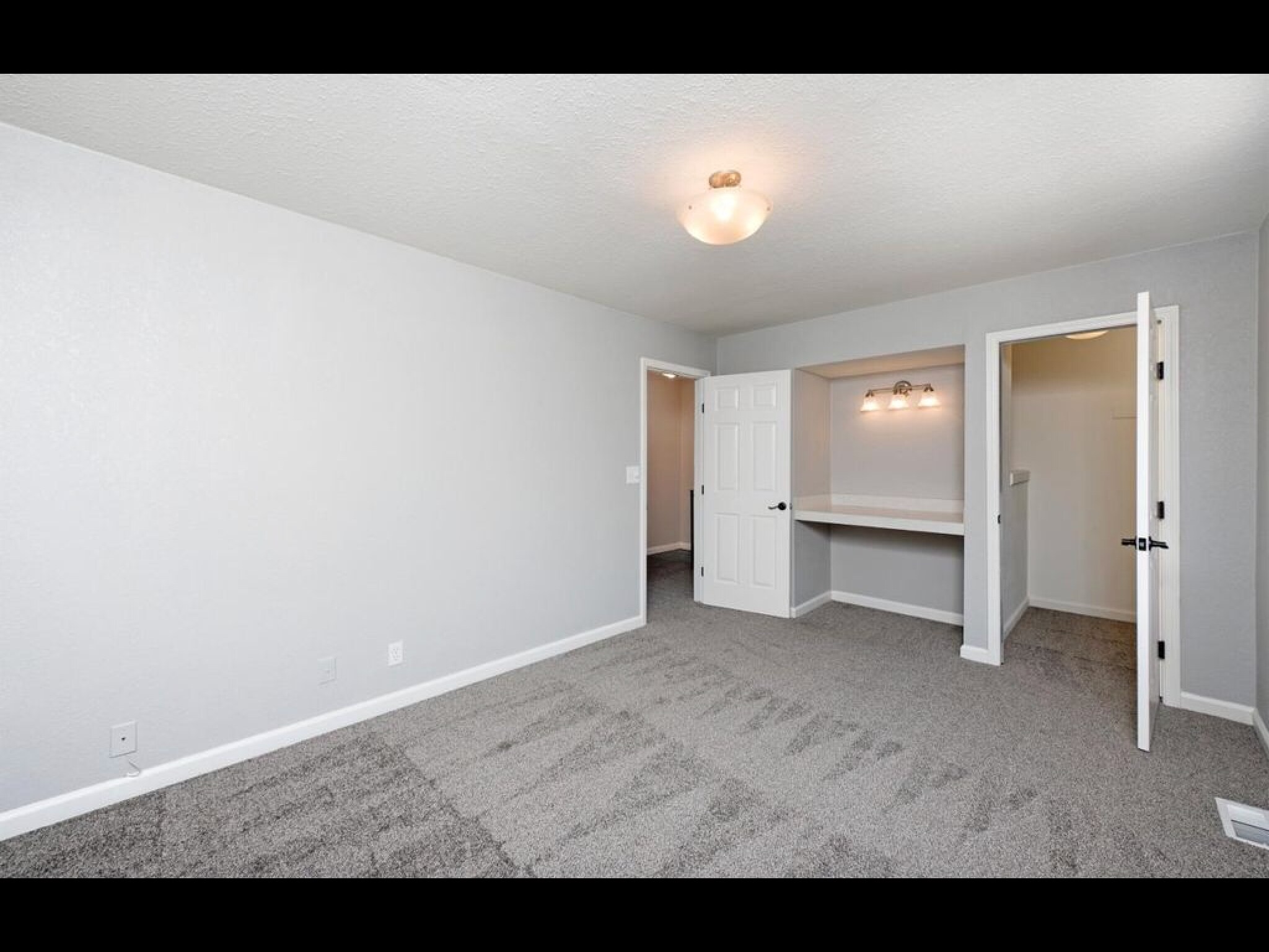 Building Photo - 5638 Calmor Ave