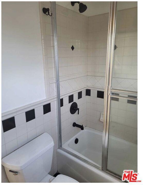 Building Photo - 435 S Palm Dr