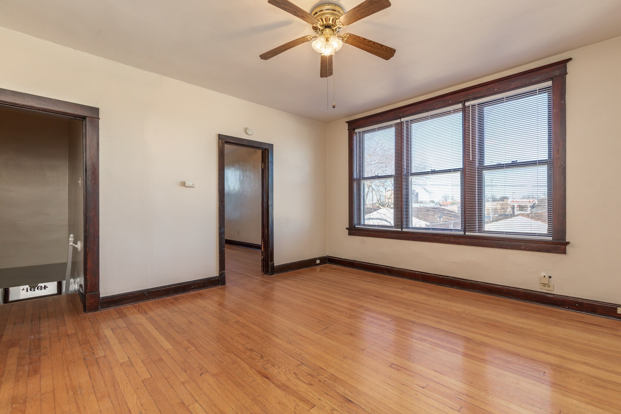 Building Photo - 4989 Arsenal St