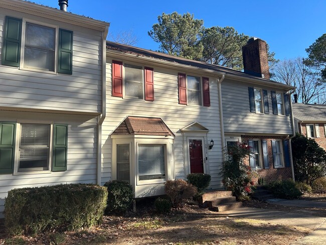 Building Photo - 2 Bed | 2.5 Bath Townhome in Raleigh with ...