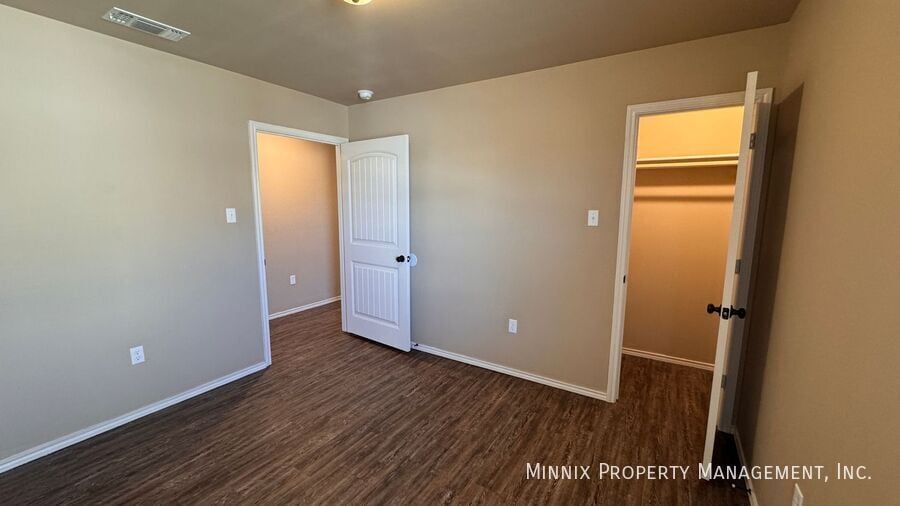 Building Photo - 2515 N Ave O