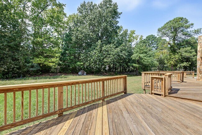 Building Photo - 300 Smoots Ln