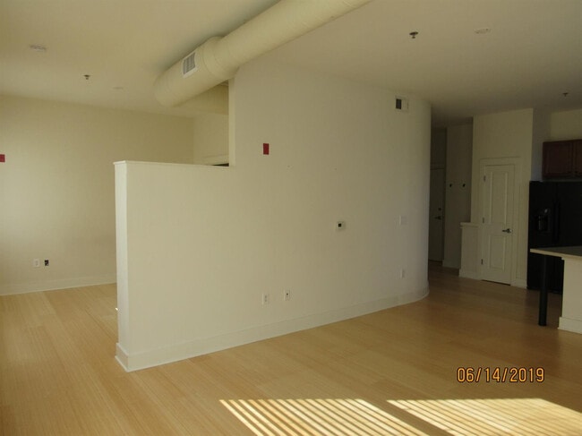 Building Photo - 650 S Mill St