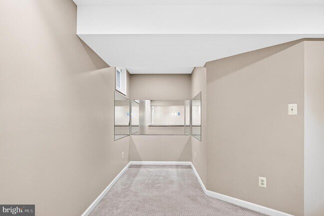 Building Photo - 2207 Frank St