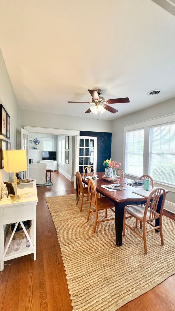 Building Photo - Beautiful 2 Bedroom home one block from ECU!