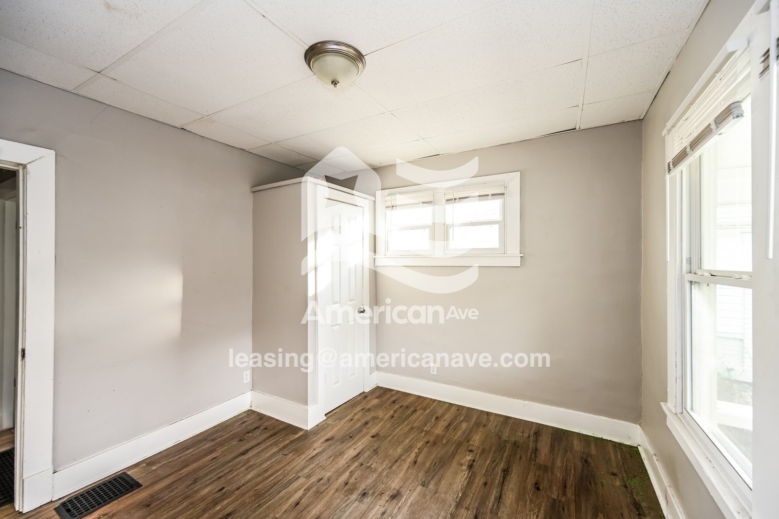 Building Photo - 321 S 43rd St