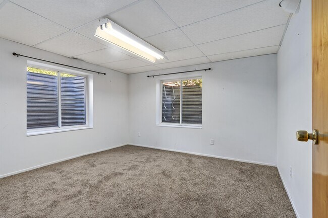 Building Photo - 3156 S Metropolitan Way