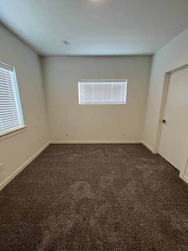 Building Photo - 4715 Lexington sky lane