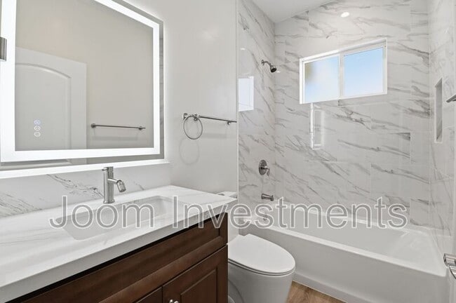 Building Photo - 9546 E Live Oak Ave