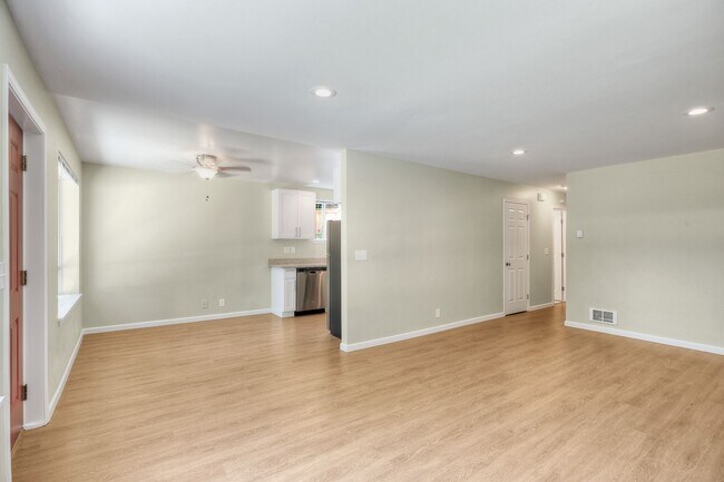 Building Photo - 15532 27th Ave NE