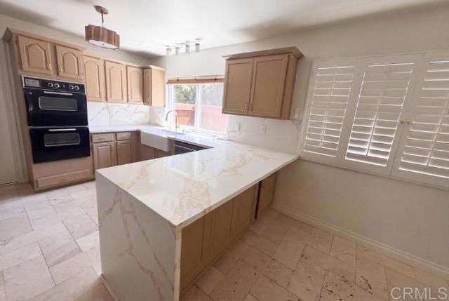 Building Photo - 7365 Pomelo Dr