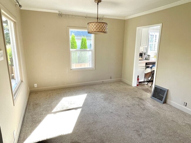 Building Photo - Woodstock area, 1 bedroom, 1 bath with finished basement