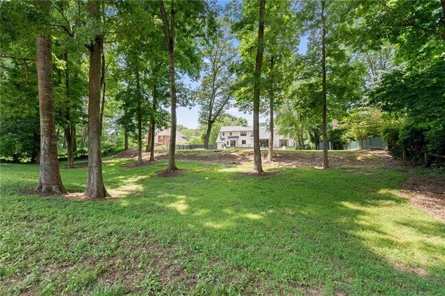Building Photo - 4562 Columns Dr SE