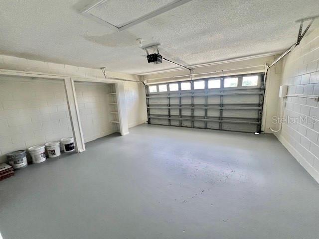 Building Photo - 2342 Queenswood Cir