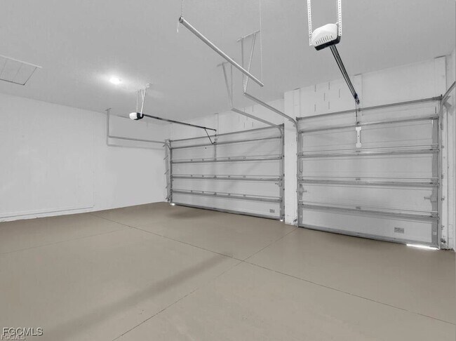 Building Photo - 2032 NW 32nd Ct