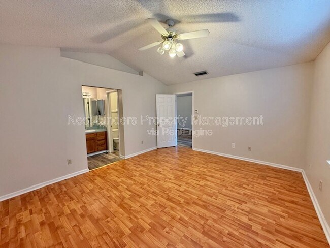 Building Photo - 2641 Sam Houston Pl