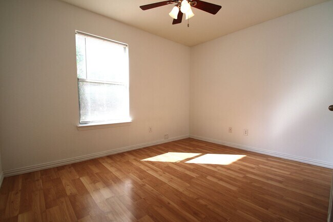 Building Photo - 3124-3126 Cherry Ln