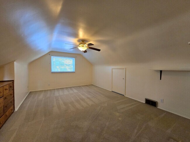 Building Photo - Hidden Gem - 4 Beds | 2.5 Baths | 2-Car Ga...