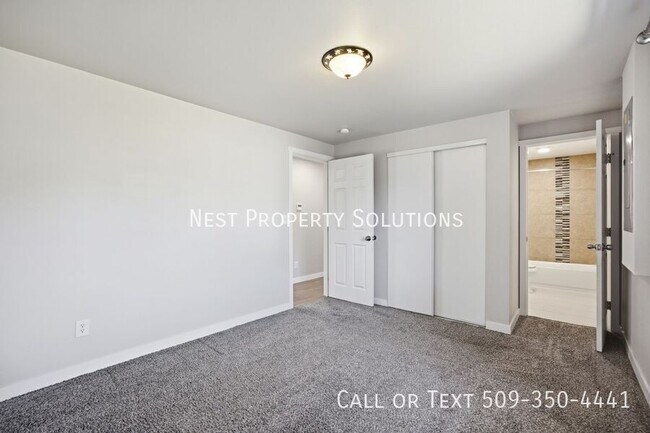 Building Photo - 912 S Alderwood Dr