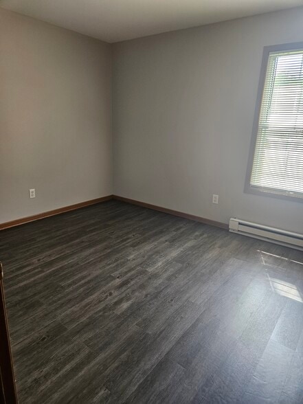 Building Photo - 2035 Sylvan Way