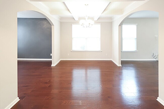 Building Photo - Stunning & Spacious 4 Bedroom Home in Highland Falls Community