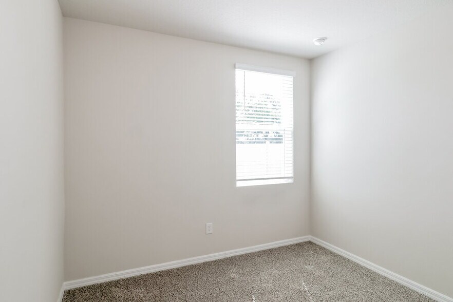 Building Photo - 3250 Forrest Plum Ct