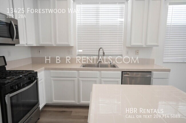 Building Photo - 13425 Forestwood Way
