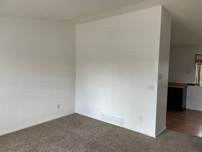 Building Photo - Available soon, 3 bd 1 bath rental in Parker CO 80134